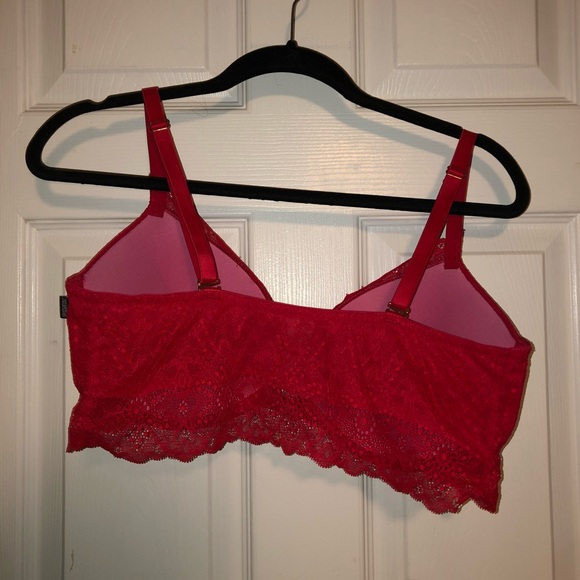 VICTORIAS SECRET NEVER WORN 32 DD Push Up Bra - Picture 2 of 3